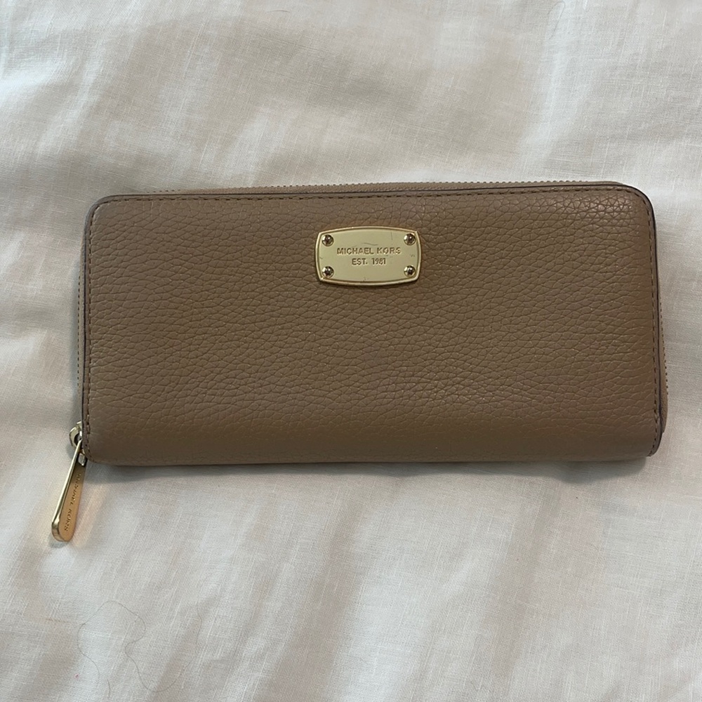 Light Tan Michael Kors Wallet